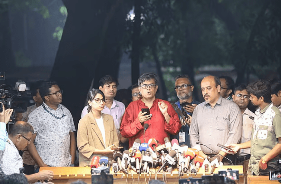 তিন দলের তিন মত, ফেব্রুয়ারিতেই ভোট করতে অনড় সরকার