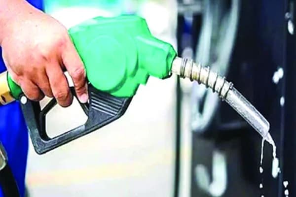 জ্বালানী তেলের কৃত্রিম সংকট দূর করতে কঠোর সরকার
