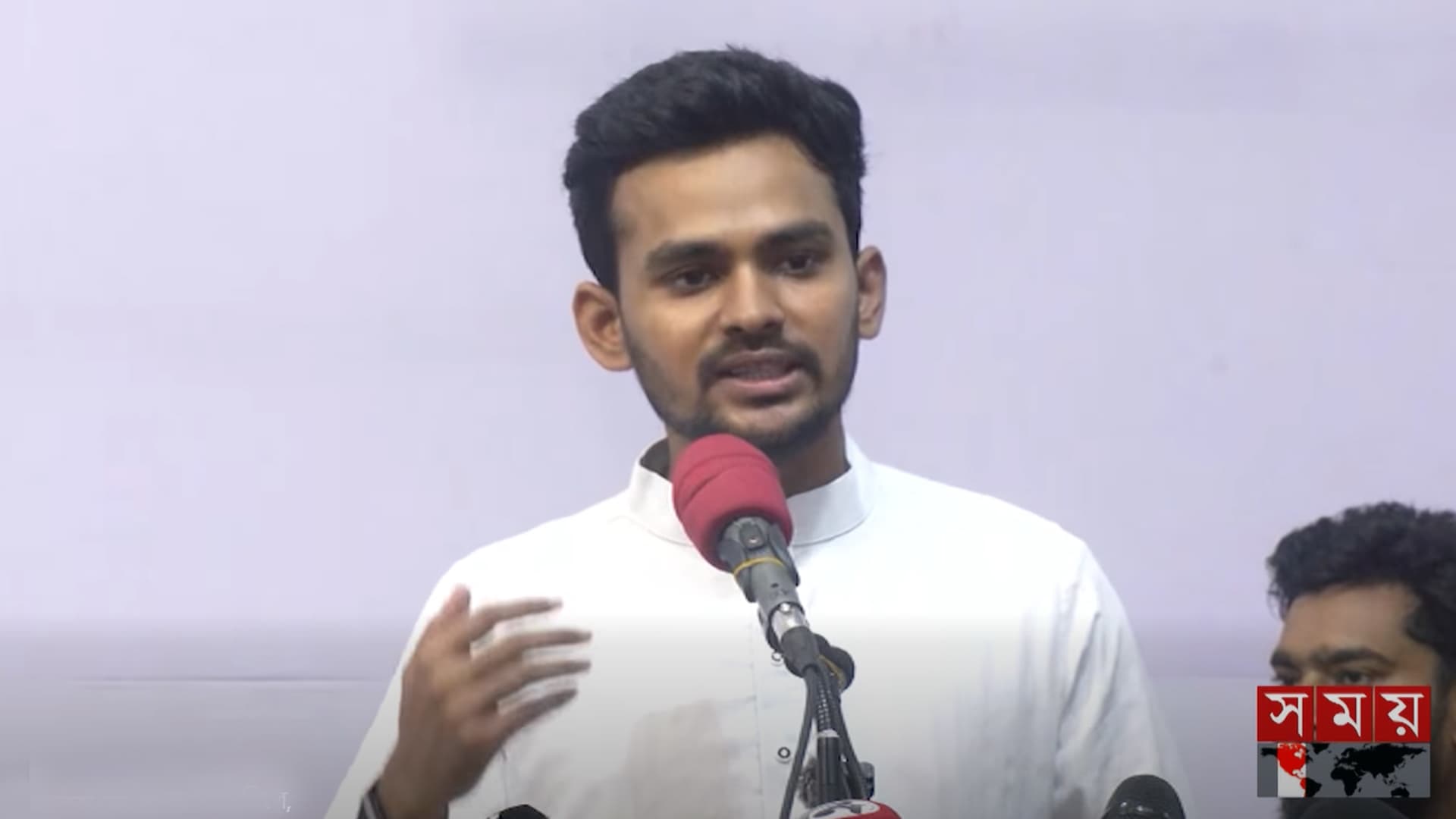 আপনারা ভায়োলেন্স বেছে নিলে, আমরাও বাধ্য হব: আসিফ মাহমুদ