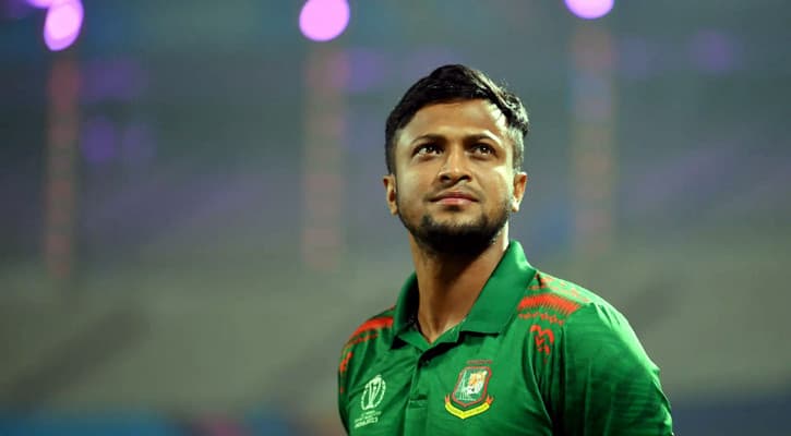 ক্রিকেট নয়, সাকিবের প্রথম লক্ষ্য দেশে ফেরা