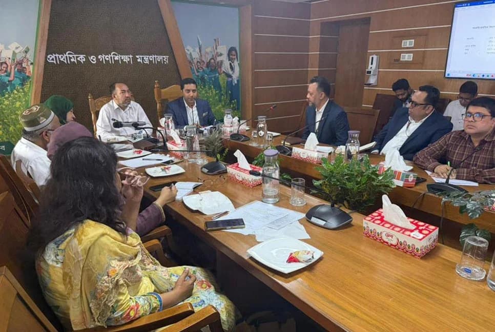 বিনামূল্যে জুতা, ব্যাগসহ ড্রেস পাবে প্রাথমিকের শিক্ষার্থীরা