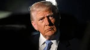 ট্রাম্প কেন হঠাৎ গ্রিনল্যান্ডে সামরিক পদক্ষেপ থেকে সরে গেলেন