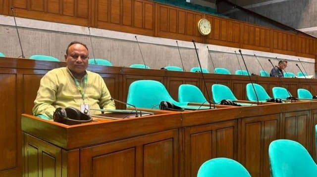 সকালে সিলেটে প্রধানমন্ত্রীর বকুনি, বিকালে সংসদে এমপি