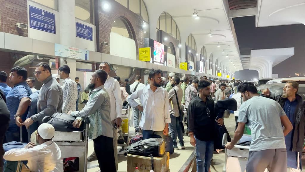 মধ্যপ্রাচ্যের সব ফ্লাইট স্থগিত, আটকা পড়লেন হাজারো যাত্রী