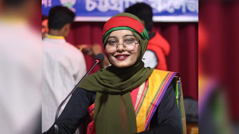 নারীদের ধ্বংস করা হচ্ছে, রাজনীতি করব না: ফেসবুক লাইভে বৈষম্যবিরোধী নেত্রী