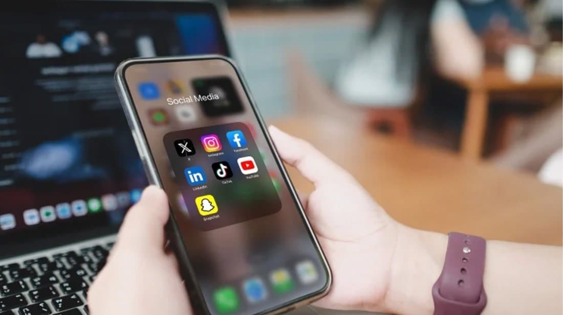 সামাজিক মাধ্যমে পোস্ট দেওয়ার আগে নিজেকে ৪টি প্রশ্ন করুন