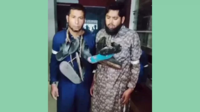 মাদারগঞ্জে জামায়াত দুই নেতার গলায় জুতার মালা দিলো স্থানীয়রা