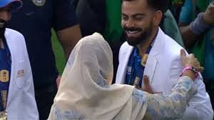 শামির মায়ের পা ছুঁয়ে পৃথিবীকে চ্যালেঞ্জ কোহলির