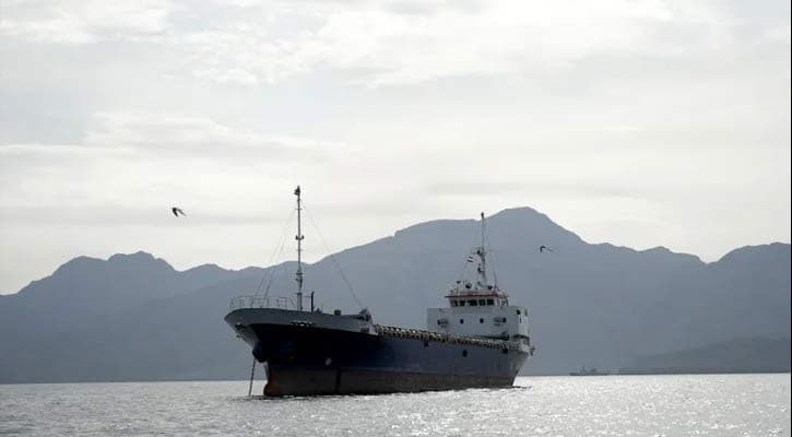 আজ থেকে ইরানের সব বন্দরে নৌ-অবরোধের ঘোষনা যুক্তরাষ্ট্রের