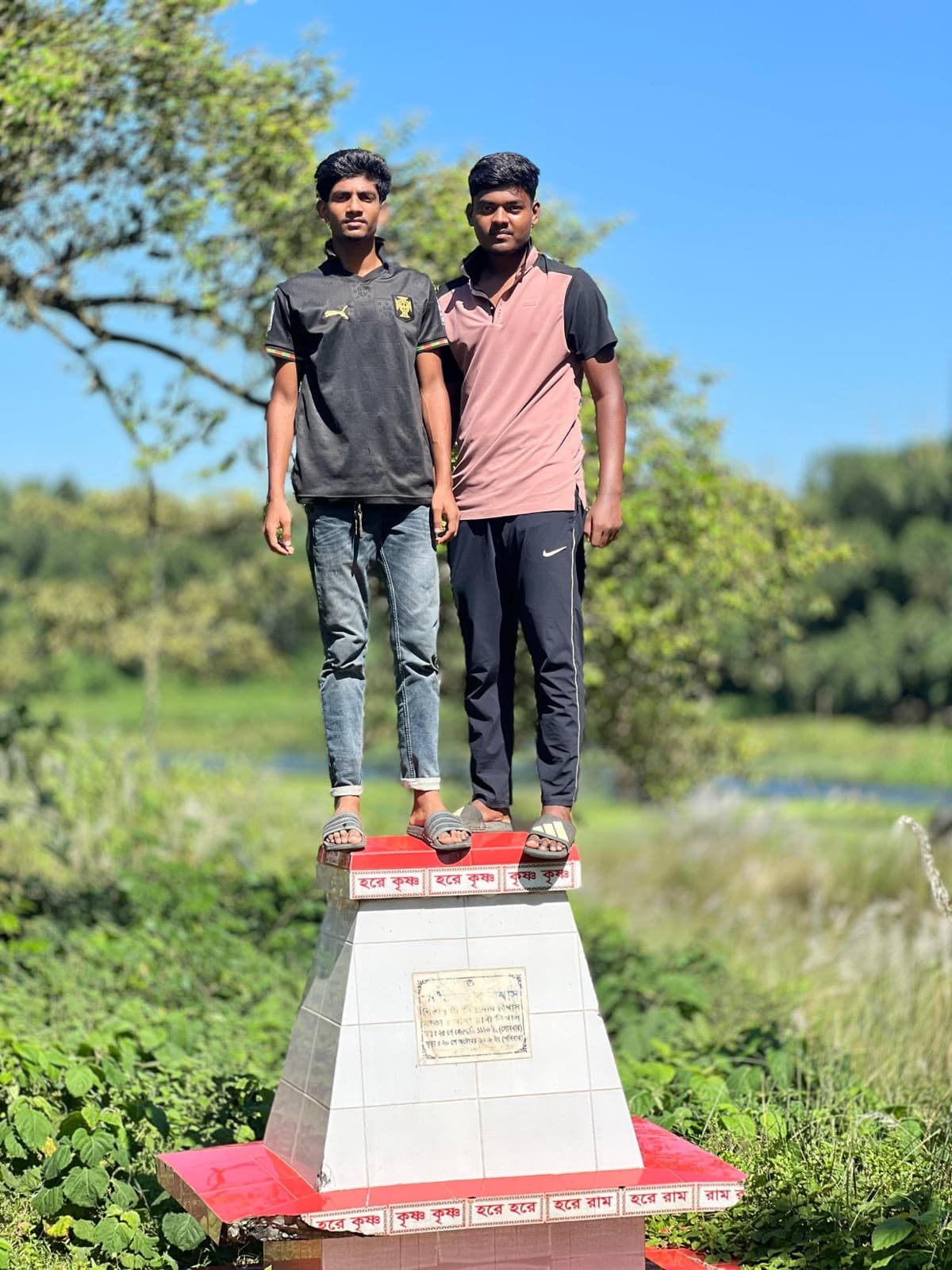 কুষ্টিয়ায় শ্মশানে পিকনিক, চিতা ও সমাধিতে জুতা পায়ে ছবি তোলার ঘটনা প্রকাশ, ঐক্য পরিষদের তীব্র নিন্দা ও ক্ষোভ
