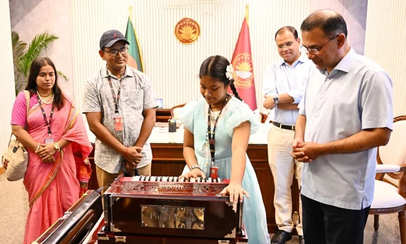 ক্ষুদে সংগীতশিল্পী অনুশ্রী রায়ের স্বপ্নপূরণ করলেন প্রধানমন্ত্রী