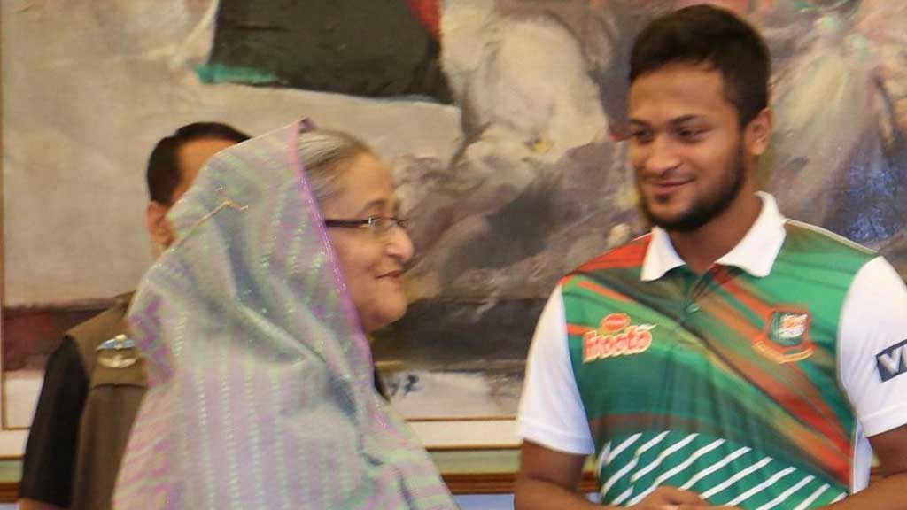 আওয়ামী লীগেই প্রতিজ্ঞাবদ্ধ সাকিব, ‘পল্টি দেওয়ার অভ্যাস নেই’