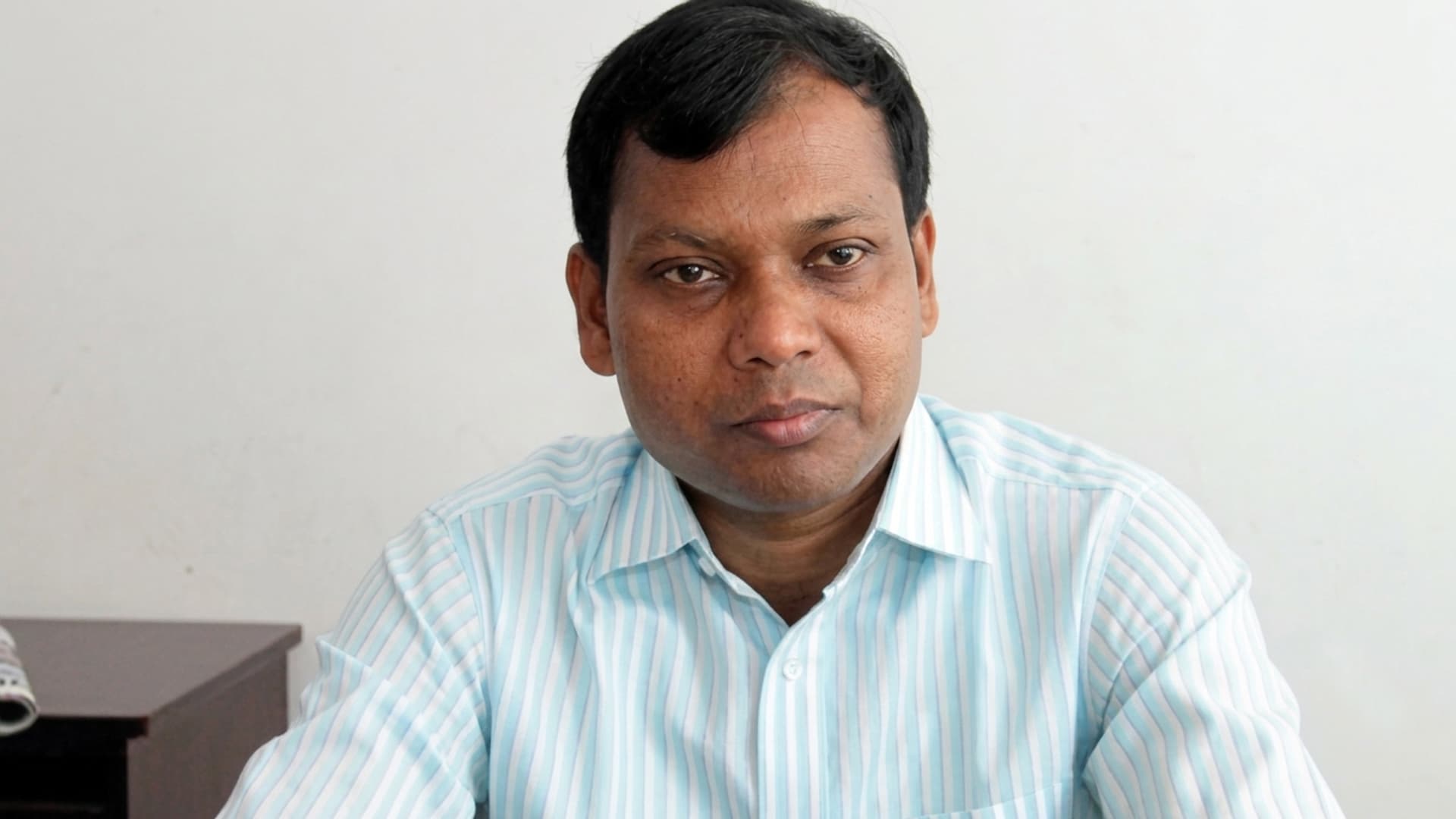 শাহজালালের মাজারে দানবাক্সে পাহারা বসানোর পর সিলেটের ডিসি সারওয়ার প্রত্যাহার