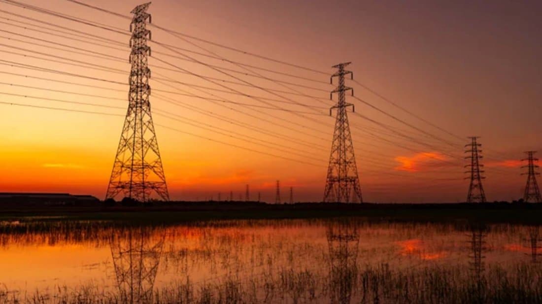 অর্ধেকে নেমেছে বিদ্যুৎ সরবরাহ, সারা দেশে দিনে ৮-৯ ঘণ্টা লোডশেডিং