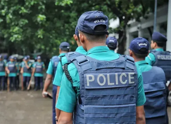 পুলিশি দুর্বলতায় তৎপর কার্যক্রম নিষিদ্ধ দল, মাঠ পর্যায়ে পুলিশের প্রতি কঠোর বার্তা