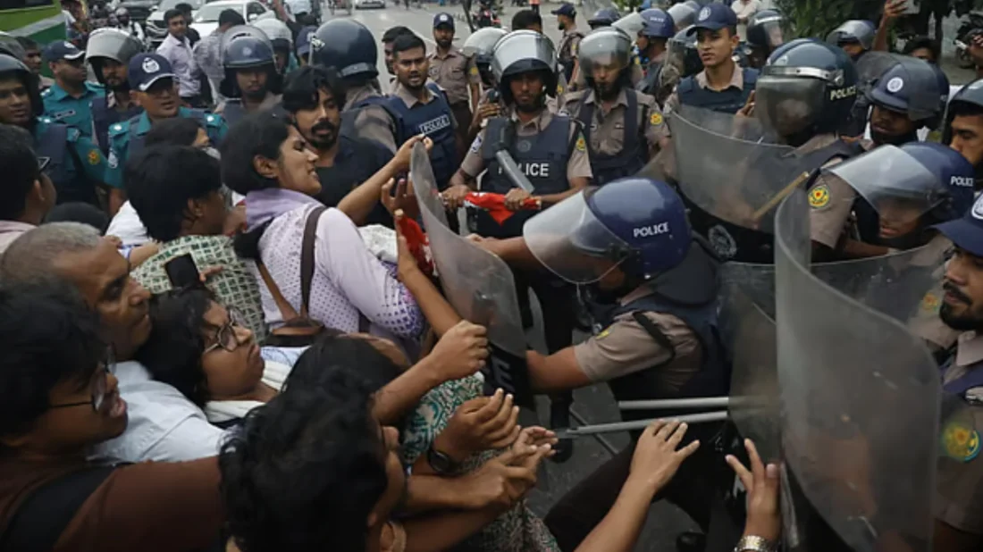 নিউমুরিং টার্মিনাল ডিপি ওয়ার্ল্ডকে দেওয়ার প্রতিবাদে বিক্ষোভ রাজধানীতে, পুলিশের লাঠিপেটা